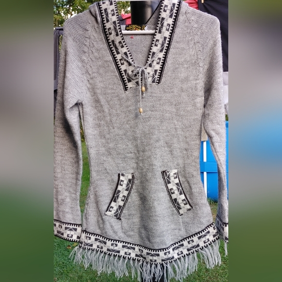 Alpaca. Gray Hoodie Sweater SZ.Med - Picture 1 of 6